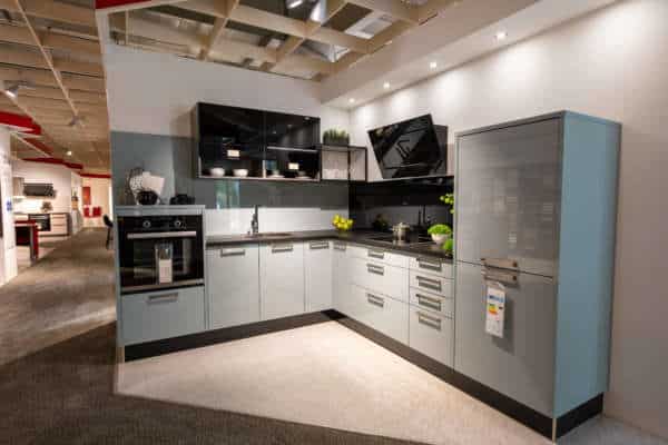 Moderne L-Küche Lack hochglanz grau