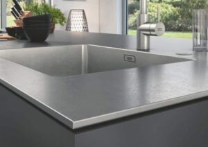 Franke Edelstahl Arbeitsplatte Cross finish Edelstahl- und Massivholzarbeitsplatte