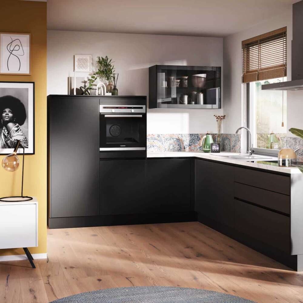 Häcker moderne L-Küche schwarz