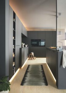 Schüller Inselküche modern matt schwarz Smartglas Glas in der Küche