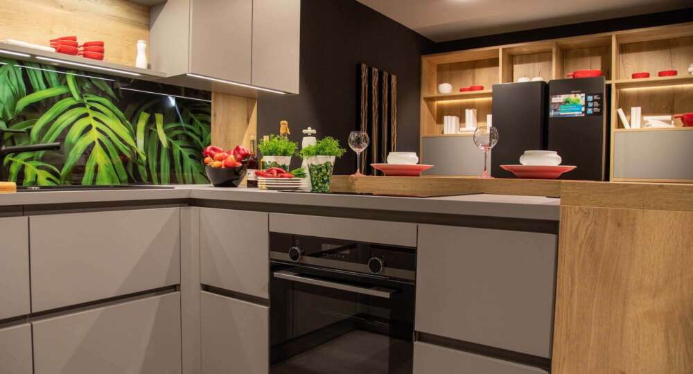 Schüller moderne U-Küche mit Küchentheke Backofen