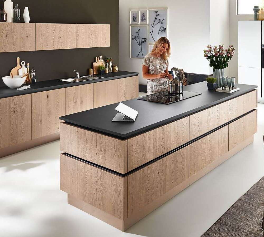 Nolte Design Inselküche Tavola Eiche Barolo grifflos