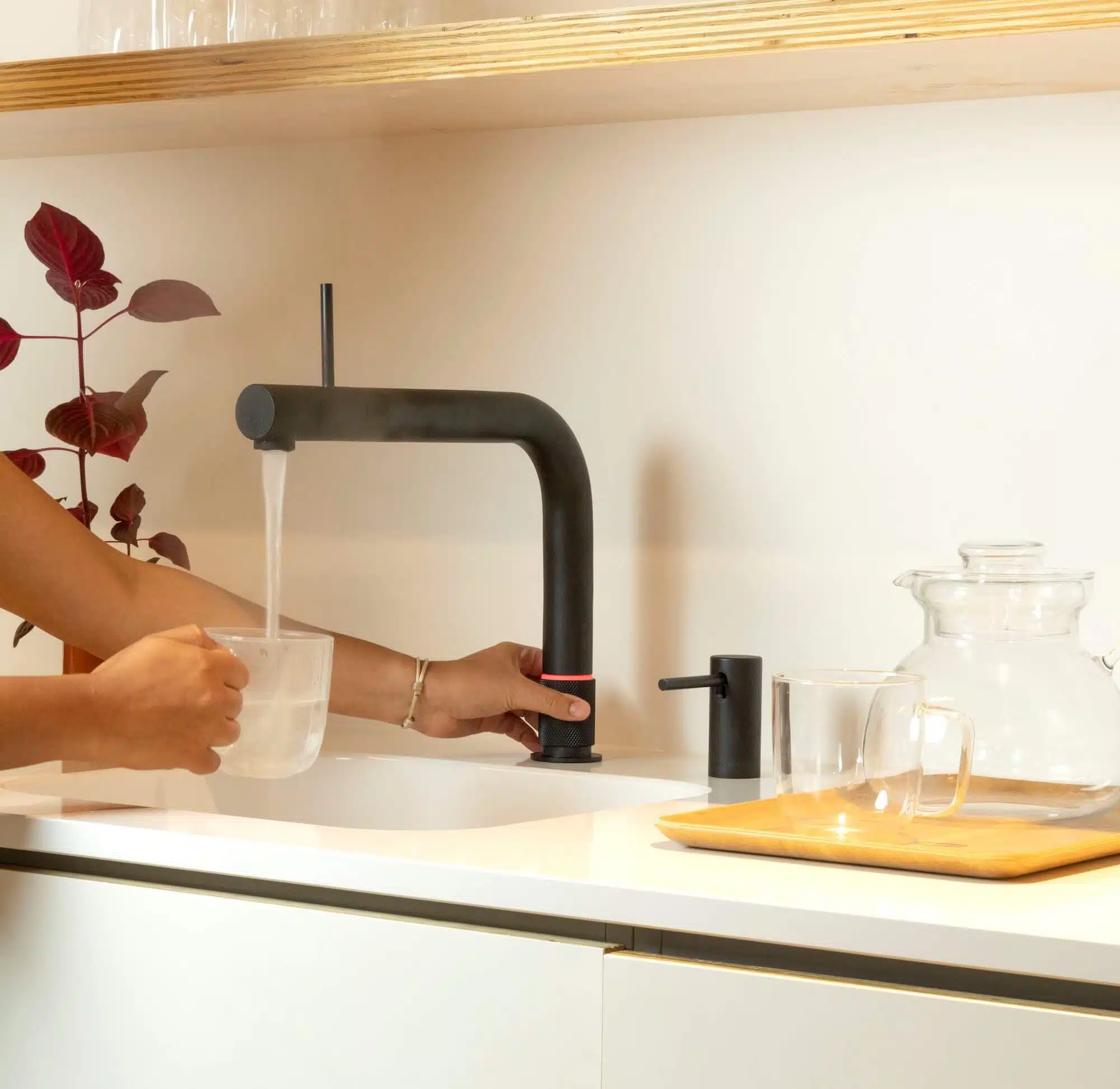 Quooker Front Küchenarmatur schwarz kochend Wasser Armaturen in der Küche