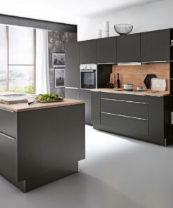 Nolte Inselküche schwarz modern mit Griffleisten