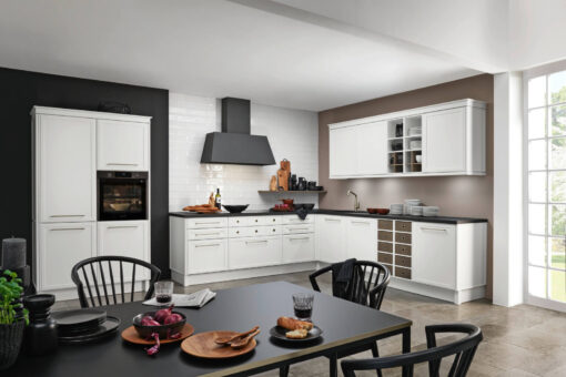 Nolte Landhaus L-Küche Torino mit Hochschrank