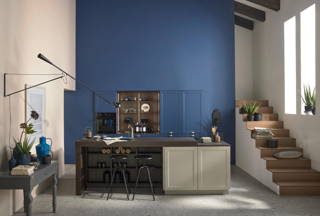 Nolte Landhausküche Greige Dunkelblau mit Insel