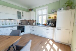 kueche-klenner-uebersicht-kuehlschrank-thermomix