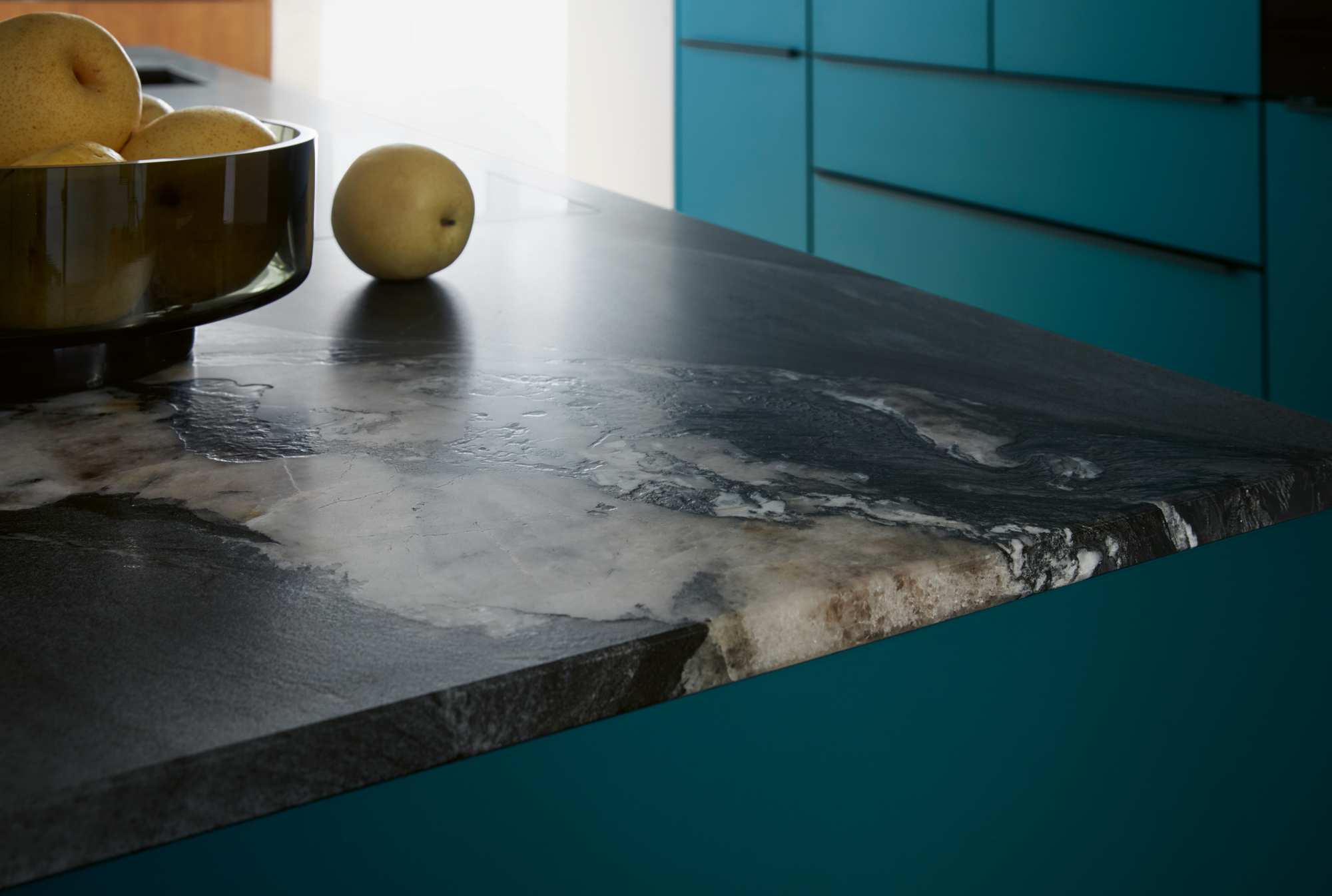 systemo-naturstein-black-tempest-2026