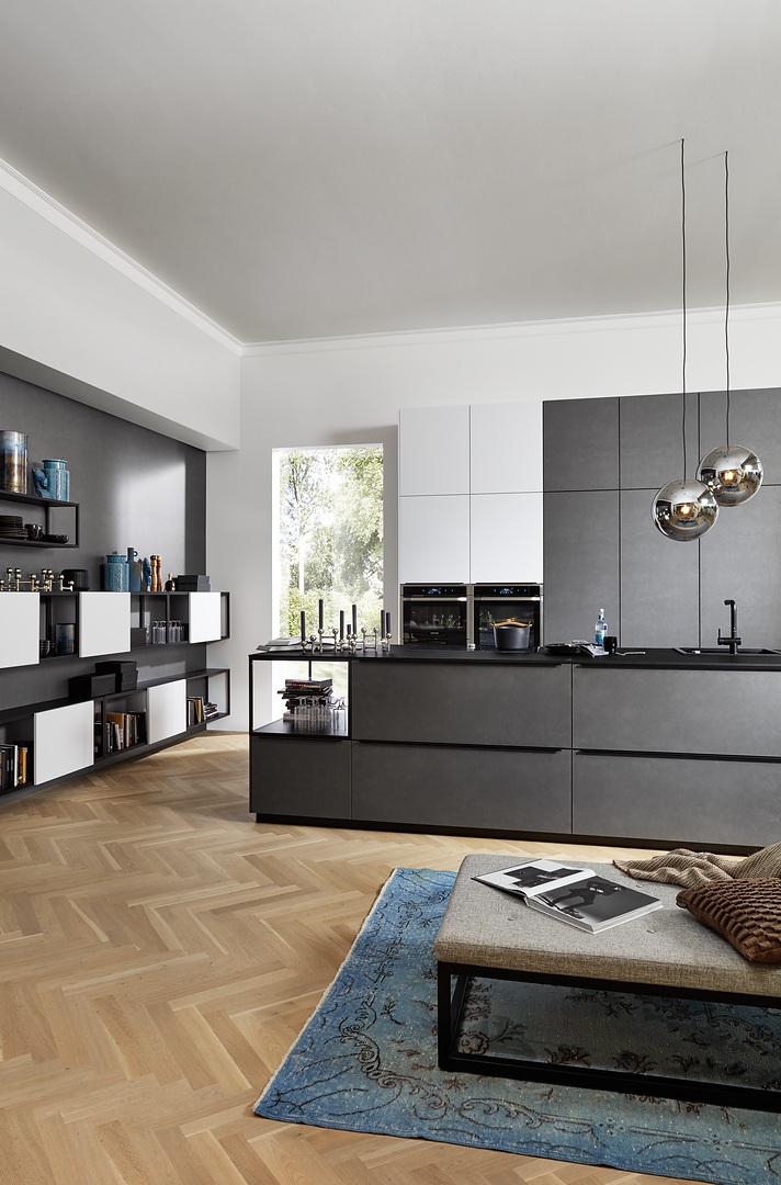 Nolte Inselküche Designstil FERRO Blaustahl Soft Lack Arcticweiß Softmatt Hochformat